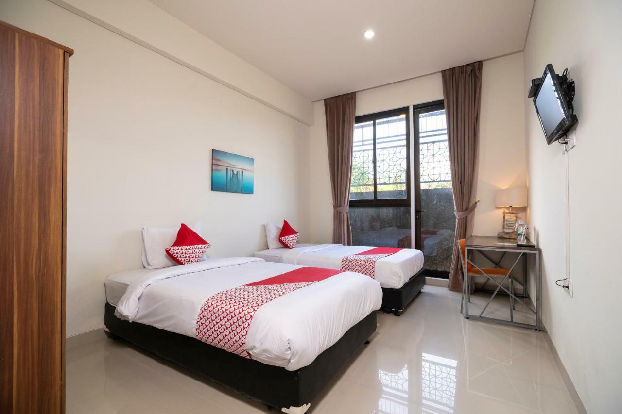 Oyo 697 Olivia Inn Denpasar Legian Exteriör bild