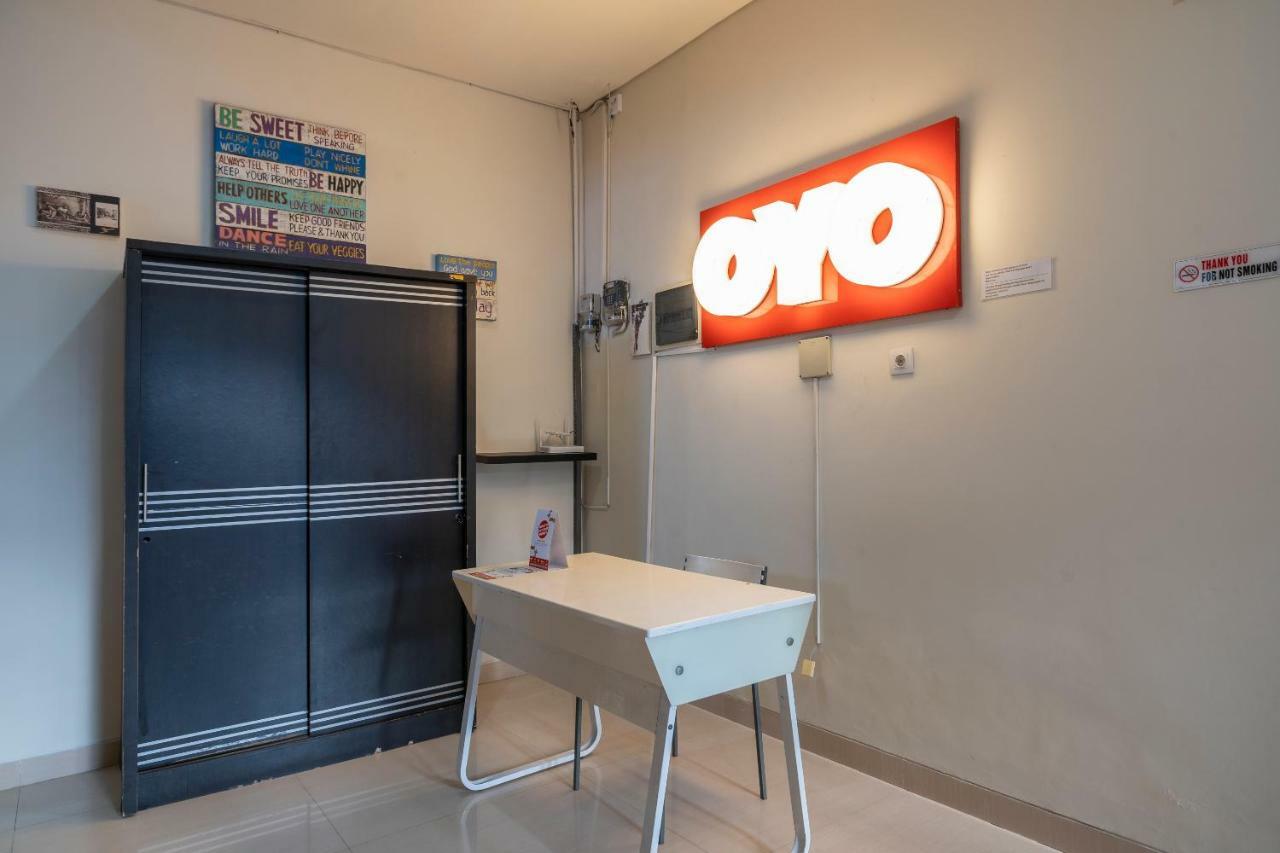 Oyo 697 Olivia Inn Denpasar Legian Exteriör bild
