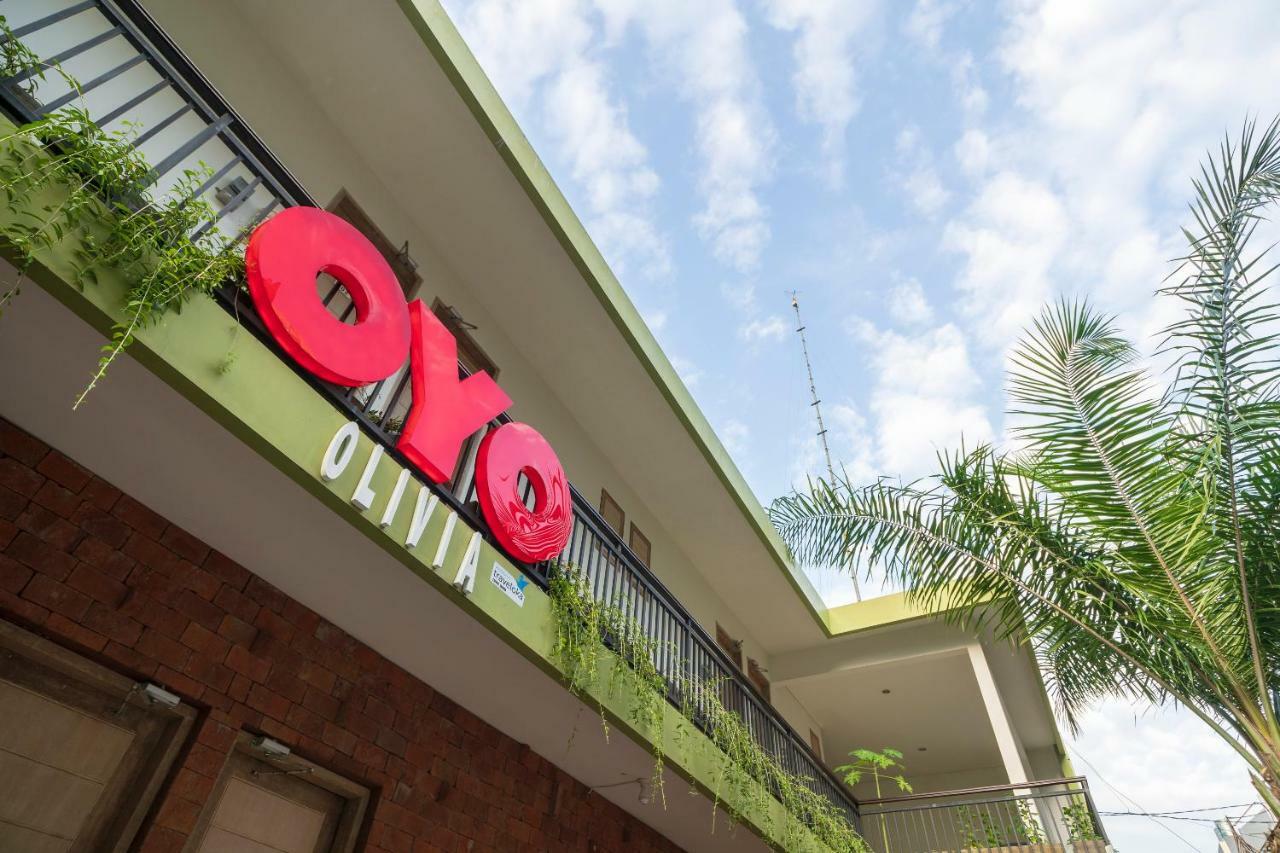 Oyo 697 Olivia Inn Denpasar Legian Exteriör bild