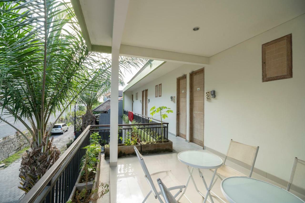 Oyo 697 Olivia Inn Denpasar Legian Exteriör bild