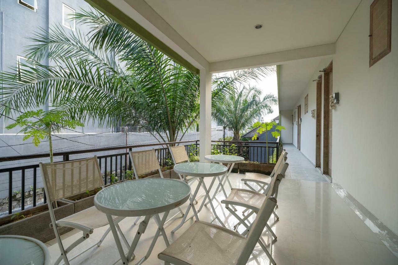 Oyo 697 Olivia Inn Denpasar Legian Exteriör bild