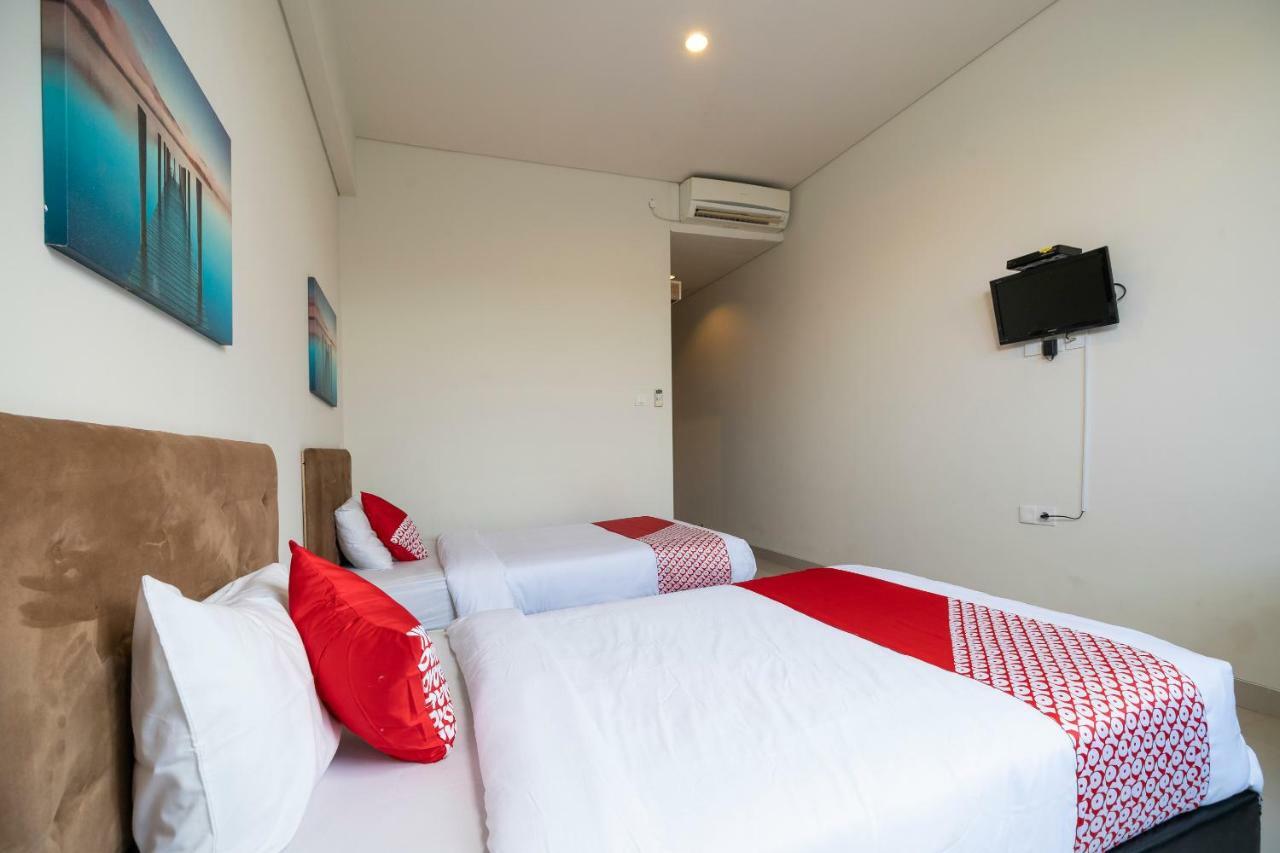 Oyo 697 Olivia Inn Denpasar Legian Exteriör bild