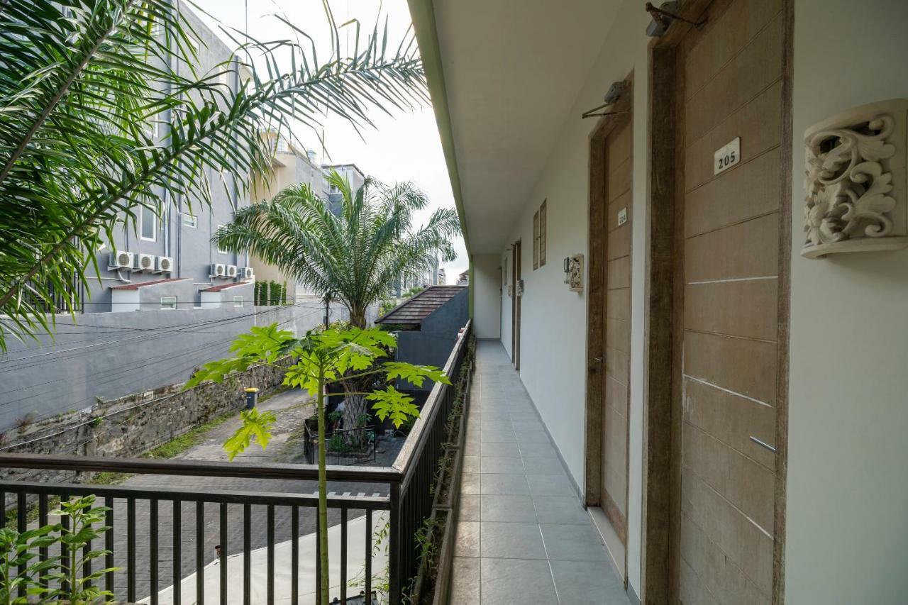 Oyo 697 Olivia Inn Denpasar Legian Exteriör bild