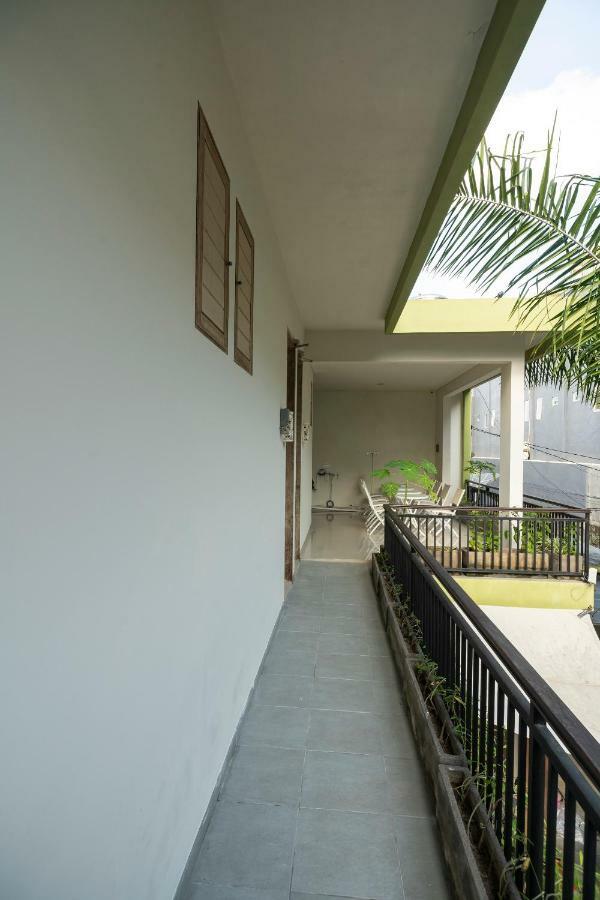 Oyo 697 Olivia Inn Denpasar Legian Exteriör bild