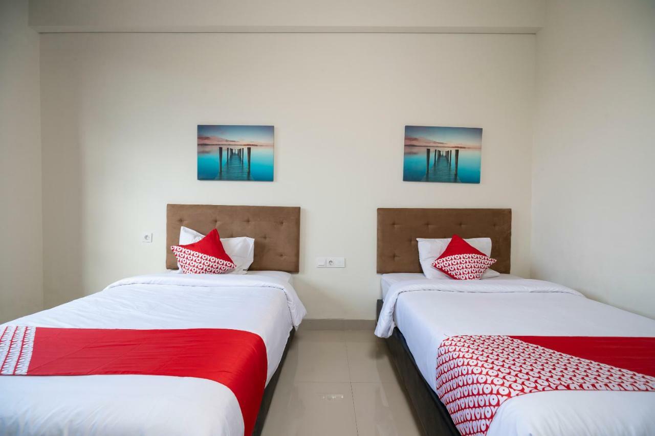 Oyo 697 Olivia Inn Denpasar Legian Exteriör bild