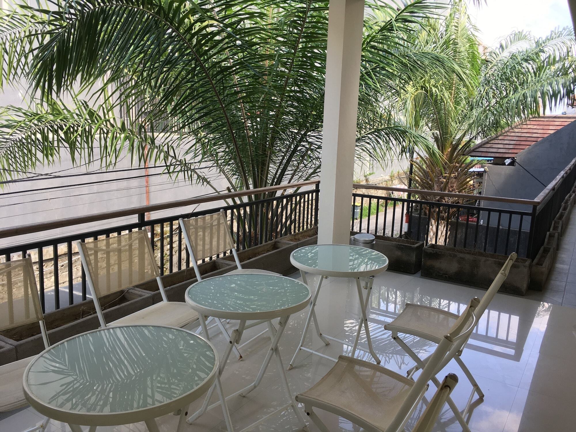 Oyo 697 Olivia Inn Denpasar Legian Exteriör bild