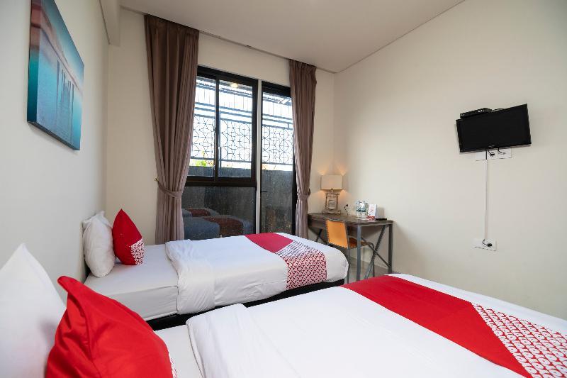 Oyo 697 Olivia Inn Denpasar Legian Exteriör bild
